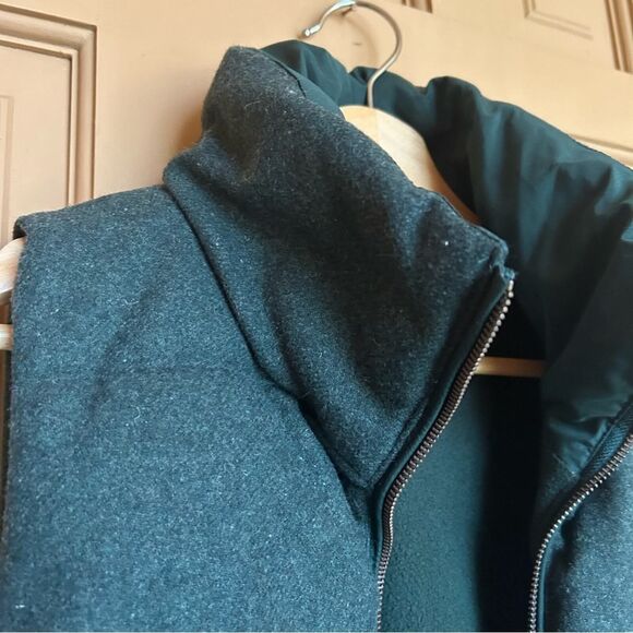 OLD NAVY Women Sz Medium Wool Blend Puffer Vest Green Quilted Zip Up Fleece - Picture 6 of 14